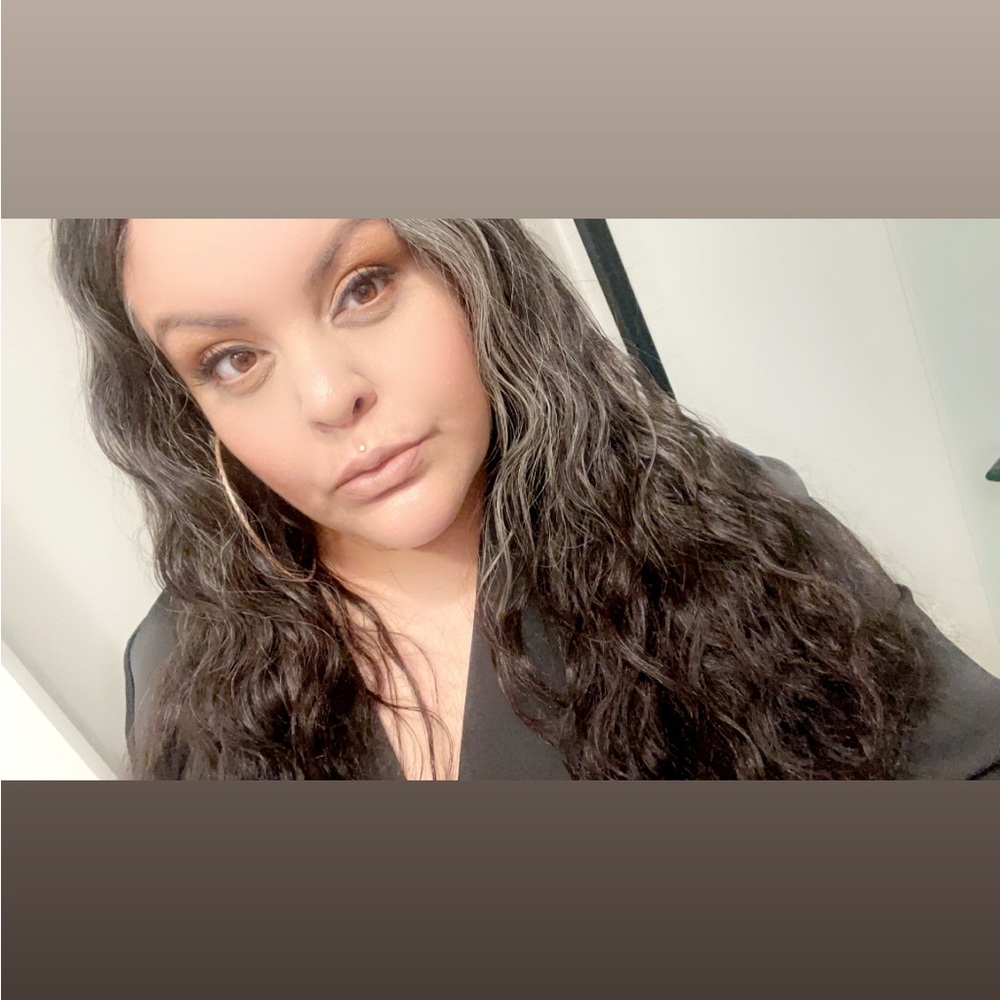 Meet your Posher, Carmina